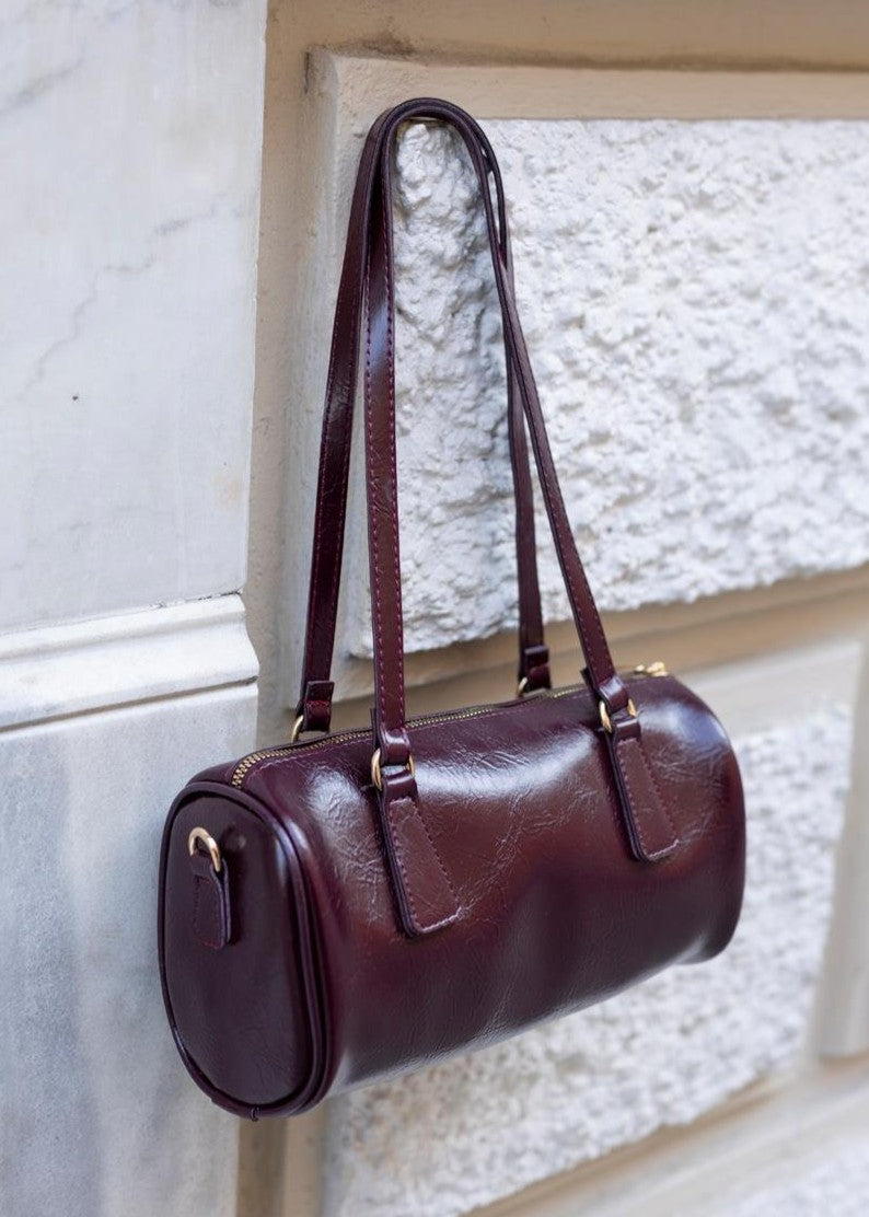 uzun-askili-silbordoindir-model-el-ve-omuz--e56b1b