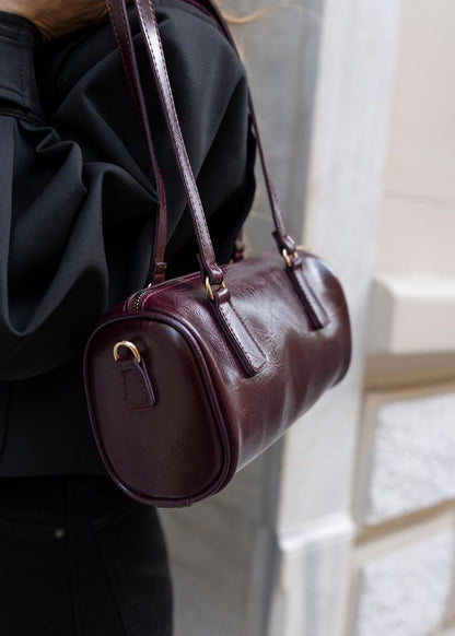 uzun-askili-silbordoindir-model-el-ve-omuz--e56b1b